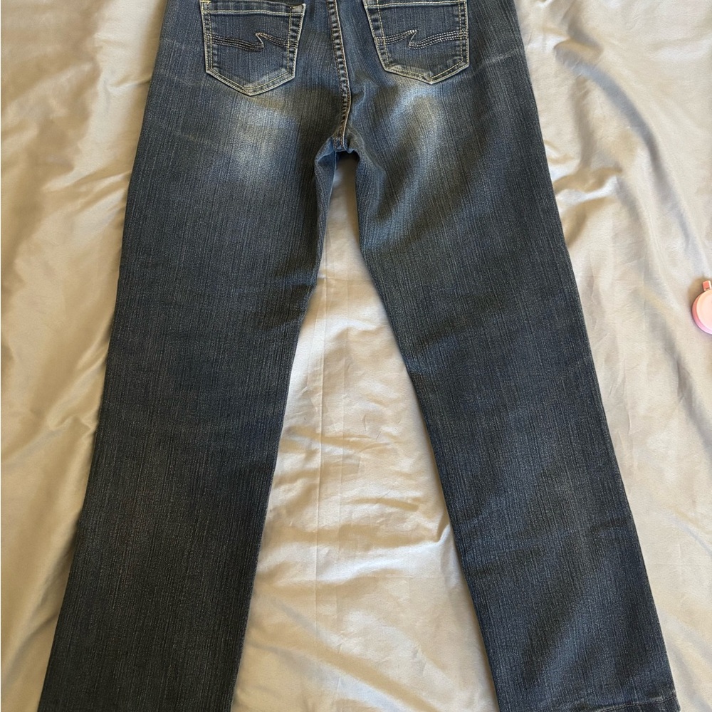 Classic Medium Wash Straight-Leg Jeans – Women’s Size 28 (How Pan Showy)